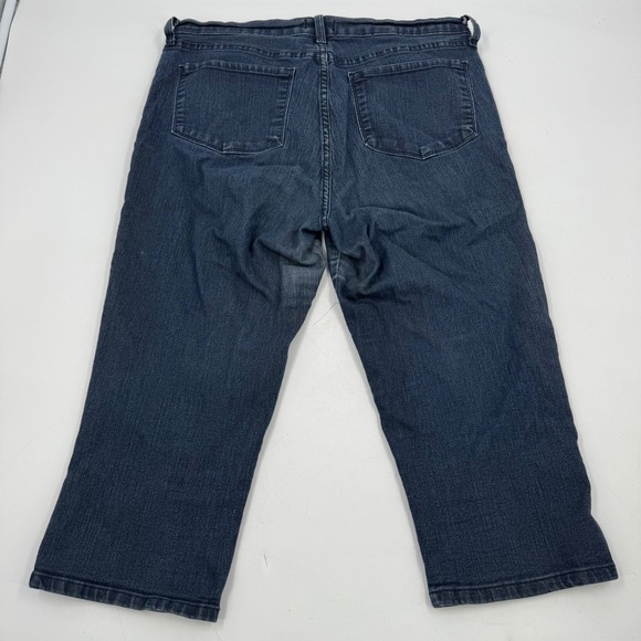NYDJ Ariel Crop Jeans Womens 12 Blue Button Detail Denim Capri Pants - Picture 9 of 10